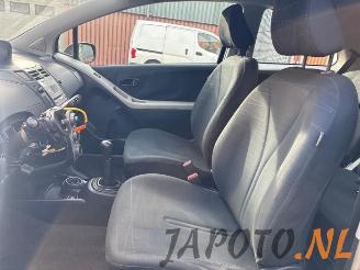 Toyota Yaris Yaris II (P9), Hatchback, 2005 / 2014 1.3 16V VVT-i picture 10