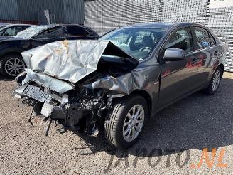 Voiture accidenté Mitsubishi Lancer Lancer Sportback (CX), Hatchback, 2008 1.6 MIVEC 16V 2011/3