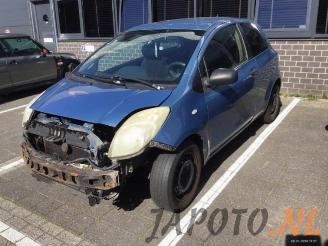 skadebil auto Toyota Yaris Yaris II (P9), Hatchback, 2005 / 2014 1.0 12V VVT-i 2006/10