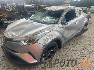 Vrakbiler auto Toyota C-HR C-HR (X1,X5), SUV, 2016 1.8 16V Hybrid 2018/10