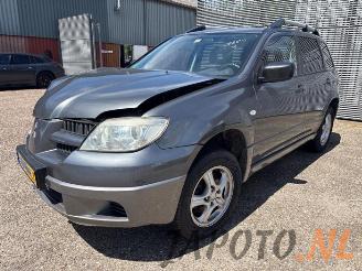 Coche siniestrado Mitsubishi Outlander Outlander (CU), SUV, 2001 / 2007 2.0 16V 4x2 2006/7