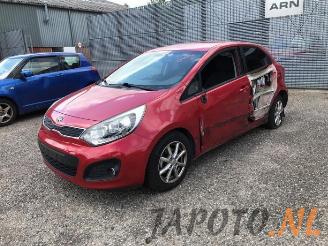 Vrakbiler auto Kia Rio Rio III (UB), Hatchback, 2011 / 2017 1.2 CVVT 16V 2013/11