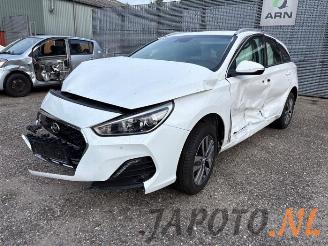 Vrakbiler auto Hyundai I-30 i30 Wagon (PDEF), Combi, 2017 1.0 T-GDI 12V 2019/3