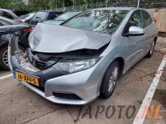 Vrakbiler auto Honda Civic Civic (FK1/2/3), Hatchback, 2012 / 2017 1.8i VTEC 16V 2012/5