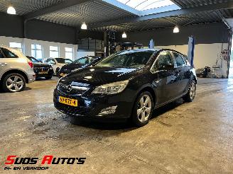  Opel Astra 1.4 Turbo Cosmo 140 PK! 2010/3