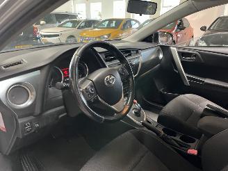 Toyota Auris 1.8 Hybrid Aspiration picture 16