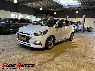 krockskadad bil auto Hyundai I-20 1.2 65.000 2020/9
