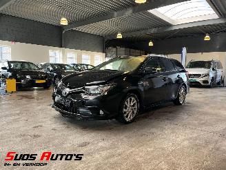 skadebil auto Toyota Auris 1.8 Hybrid NAP! 2016/6
