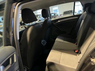 Volkswagen Golf 1.6 TDI Trendline Plus BlueMotion picture 12