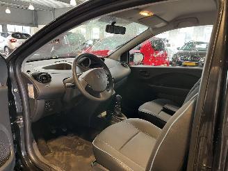 Renault Twingo 1.2 16V Collection NAP! picture 10