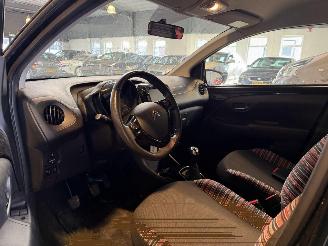 Citroën C1 1.0 VTi Shine picture 16