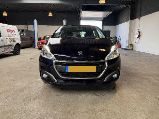 Peugeot 208 1.2 PureTech Allure picture 8