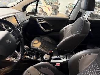 Peugeot 2008 1.2 PureTech Allure Automaat! 90.000 KM! picture 16