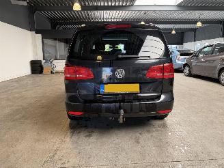 Volkswagen Touran 1.2 TSI Highline BlueMotion 7 persons NAP! picture 4