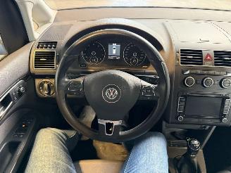 Volkswagen Touran 1.2 TSI Highline BlueMotion 7 persons NAP! picture 19