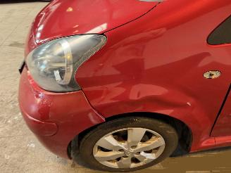 Toyota  1.0-12V Aspiration Red 93.000 NAP! picture 9