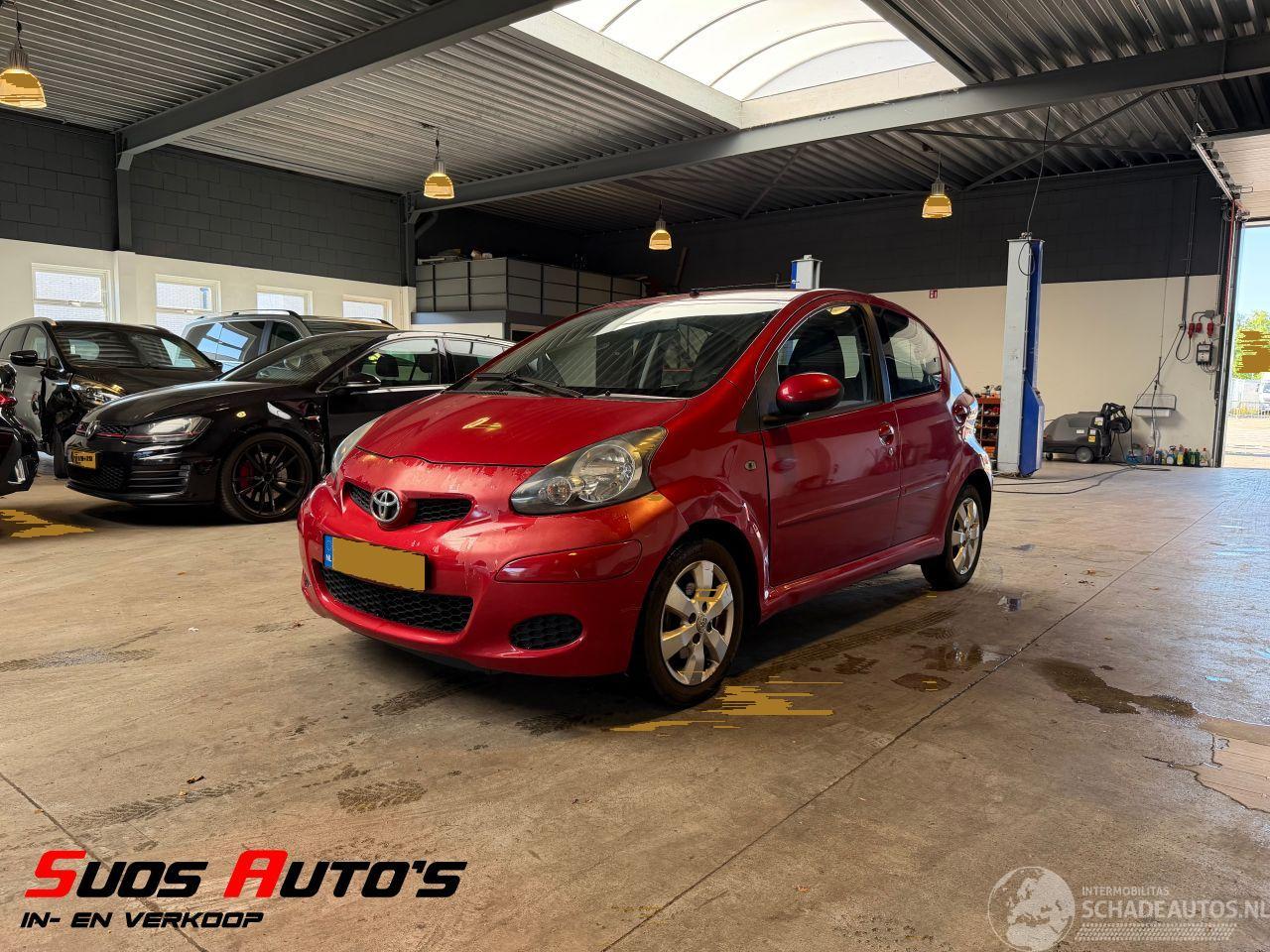 Toyota  1.0-12V Aspiration Red 93.000 NAP!