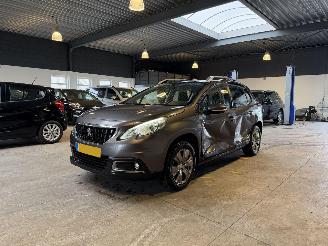 skadebil auto Peugeot 2008 1.2 PureTech Blue Lion 2017/1