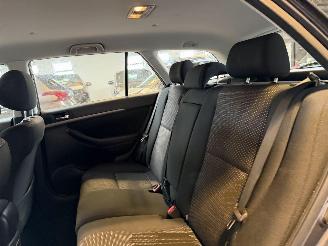 Toyota Avensis Wagon 1.8 VVTi Luna picture 14