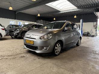 Vaurioauto  passenger cars Mitsubishi Space-star 1.0 Bright 100.000 NAP! 2015/9