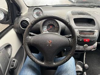 Peugeot 107 1.0-12V Millesim 200 picture 26