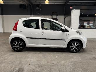 Peugeot 107 1.0-12V Millesim 200 picture 11