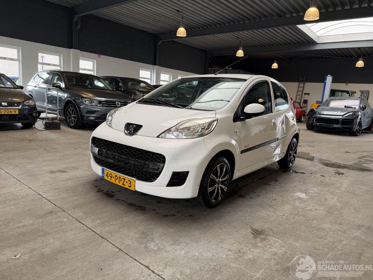 Peugeot 107 1.0-12V Millesim 200