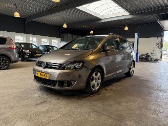 damaged passenger cars Volkswagen Golf plus 1.4 Easyline 2011/2