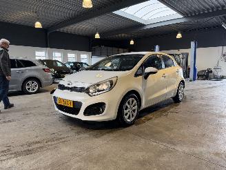 škoda osobní automobily Kia Rio 1.2 CVVT Plus Pack 2013/2
