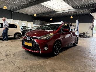 damaged passenger cars Toyota Yaris 1.5 Hybrid Volcano Edition 2017/1