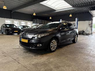 Vaurioauto  passenger cars Renault Mégane 1.2 TCe 2013/9