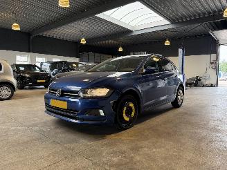krockskadad bil auto Volkswagen Polo 1.0 TSI Comfortline Business 2020/2
