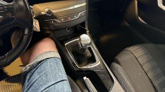 Peugeot 308 1.6 BlueHDI Blue Lease Executive picture 26