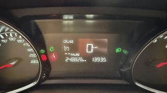 Peugeot 308 1.6 BlueHDI Blue Lease Executive picture 28