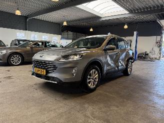 skadebil auto Ford Kuga 2.5 PHEV Titanium 23.000 KM! 2022/10
