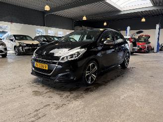 skadebil auto Peugeot 208 1.2 PureTech Active 2016/1