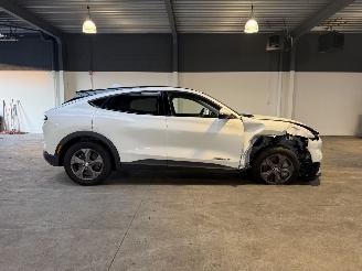 Ford Mustang Mach-e Extended RWD 98 KWH 30.000 NAP! picture 6
