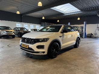 damaged passenger cars Volkswagen T-Roc Cabrio 1.5 TSI R-Line 2022/1