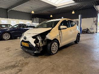 Auto incidentate Toyota Aygo 1.0 VVT-i x-play 2020/9