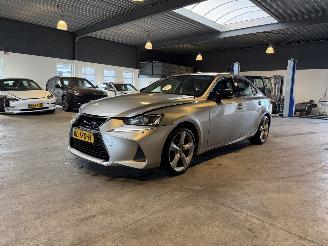 Voiture accidenté Lexus IS 300h Hybrid Sp. Ed. 2017/12