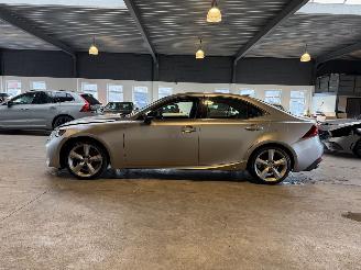 Lexus IS 300h Hybrid Sp. Ed. picture 2