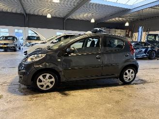 Peugeot 107 1.0 Active picture 2