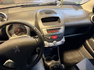 Peugeot 107 1.0 Active picture 21