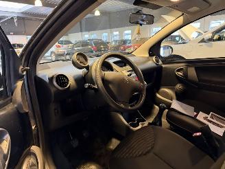Peugeot 107 1.0 Active picture 16