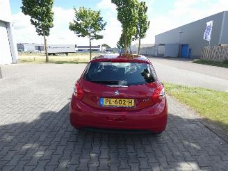 Peugeot 208 1.2 PT Blue Lease picture 4