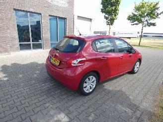 Peugeot 208 1.2 PT Blue Lease picture 3