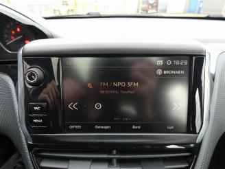 Peugeot 2008 1.2 PureT. Blue Lion picture 18