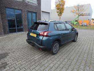 Peugeot 2008 1.2 PureT. Blue Lion picture 3