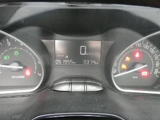 Peugeot 2008 1.2 PureT. Blue Lion picture 16