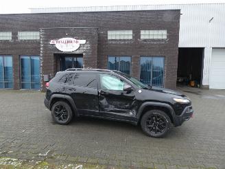 krockskadad bil auto Jeep Cherokee 3.2 V6 TRAILH. 4WD L 2017/6
